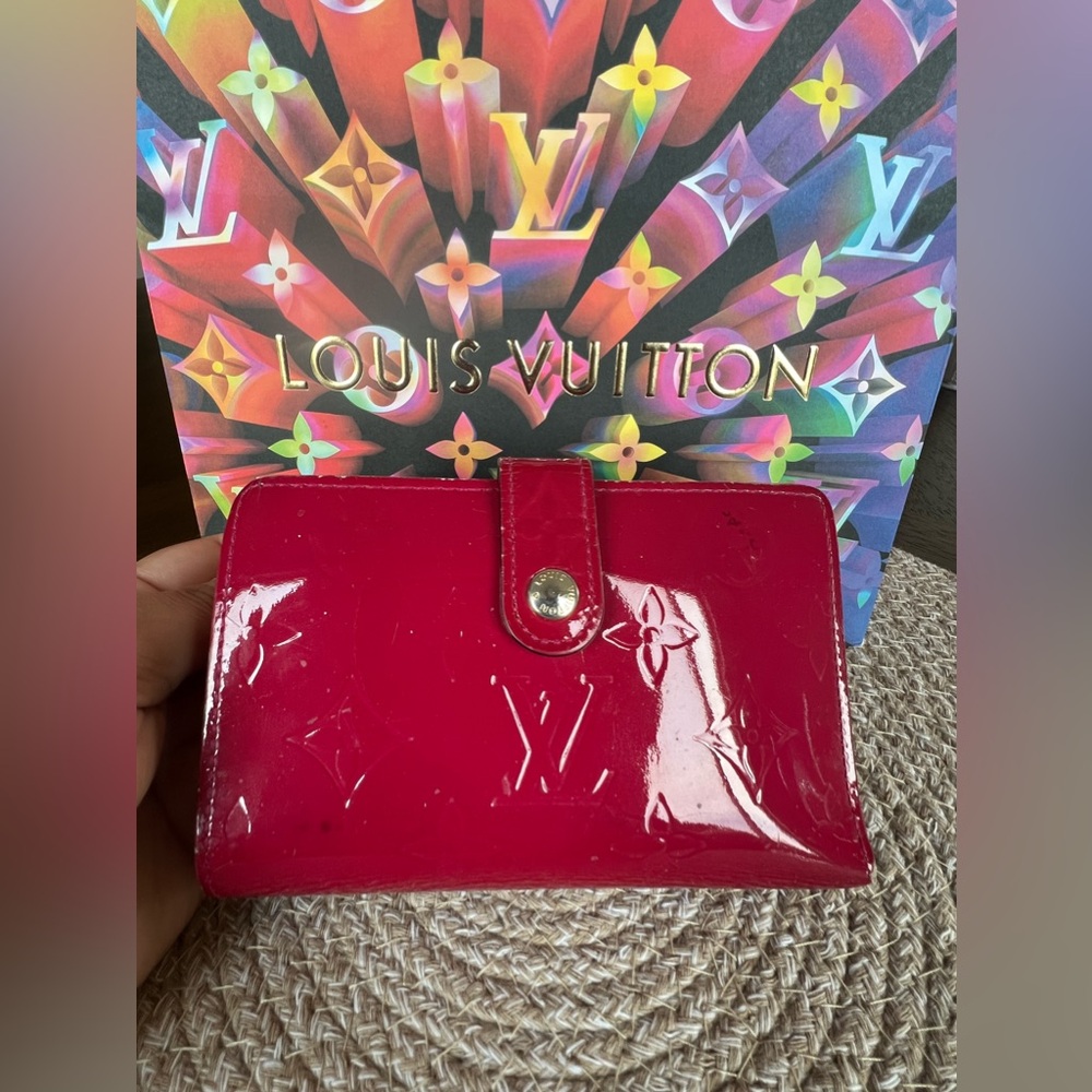 Louis Vuitton RARE vernis compact kisslock wallet